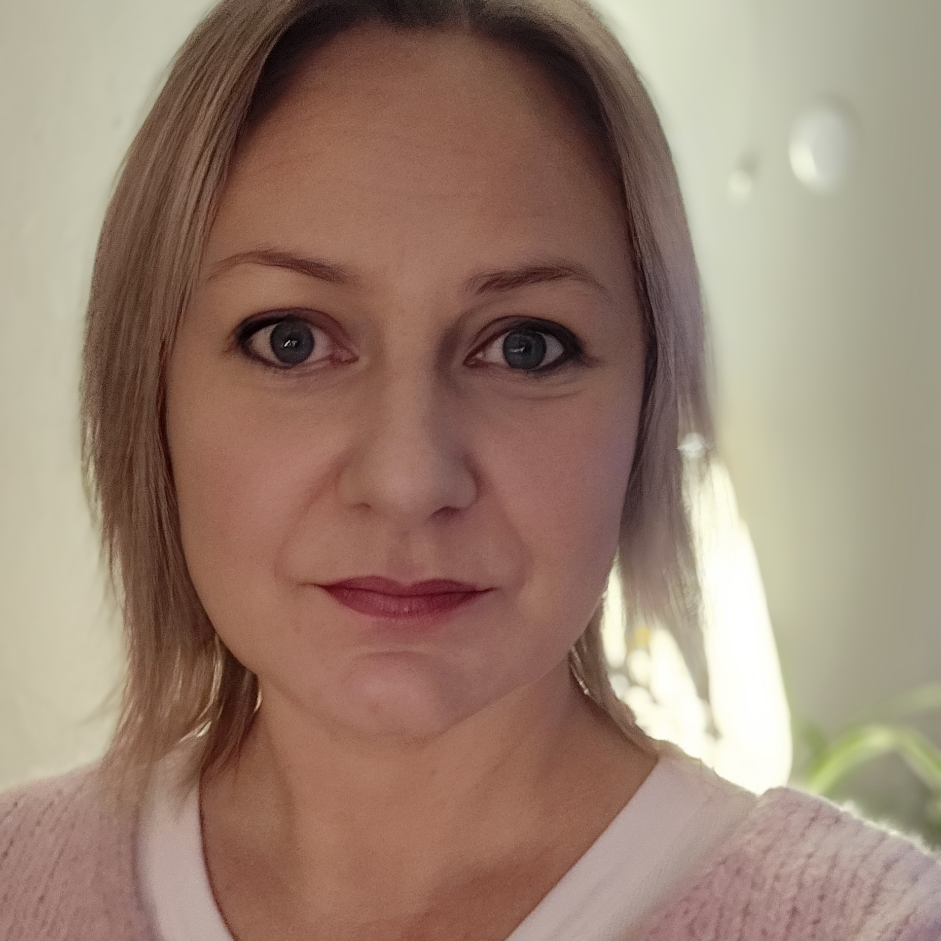 Rachel Susann style=